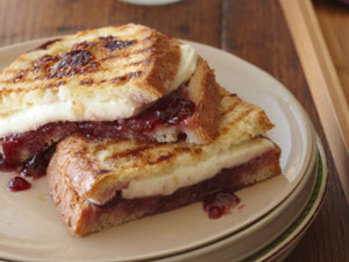 Mozzarella-raspberry-brown-sugar-panini-300x300