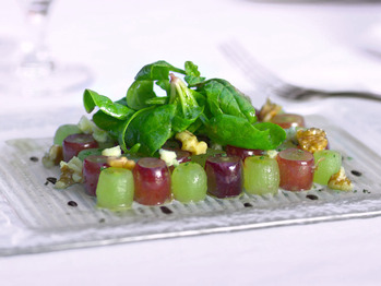 Catablegrapes_scott-boswell-mosaicgrapesalad_s4x3_lg