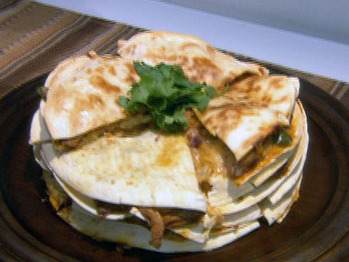 Iy0202_quick_pulled_pork_chica_dillas_lg