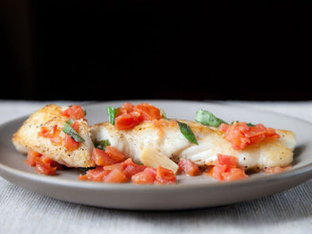 5625_halibut_w_basil_garlic_and_tomato