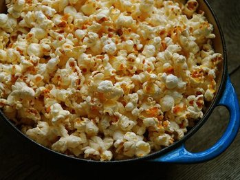 Popcorn_in_bacon_fat