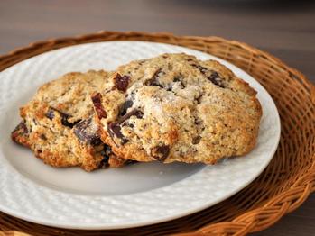 20120127-wakeandbake-hazelnutchocolatescones