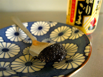 10_11_04-black-sesame