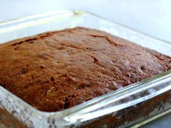 Applesauce-spice-cake