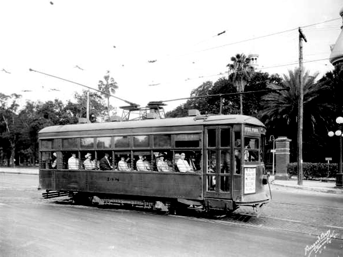 A streetcar filled with passengers in Tampa, Florida 