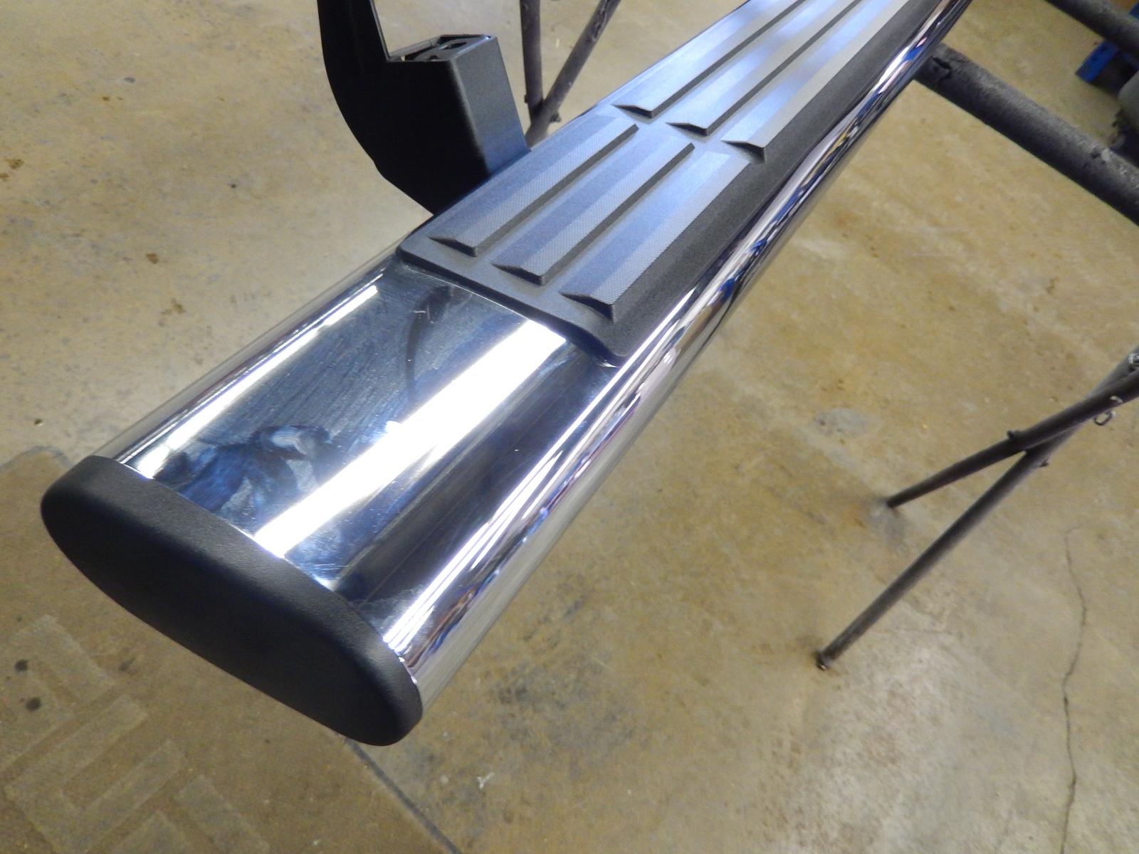 SILVERADO 1500 2500 3500 Crew Cab New OEM GM 6" LEFT Oval Chrome