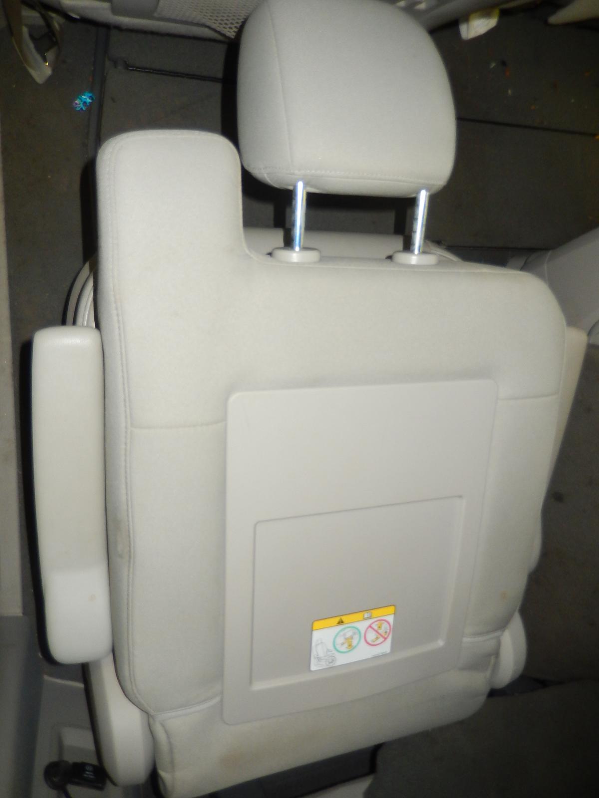 08 09 10 TOWN & COUNTRY 2nd Row Rear Seat LEFT SWIVELNGO A GRADE GREY