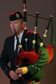 BRAVEHEART Bagpiper Eric Rigler
