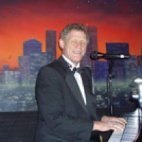 Henry Monzello - Singing Pianist in Fort Myers, Florida