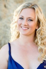 Julie Minasian, Singer, Pianist, Songwriter