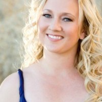Julie Minasian, Singer, Pianist, Songwriter - Classical Pianist in Hawthorne, California