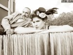Duo sideshow acts