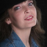 Lisa Barrett Singer/Songwriter/Teaching Artist - Singers in Batavia, New York