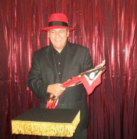 Magician Dan Mindo