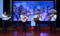Mariachi Ensemble: Voces Y Cuerdas de Mexico