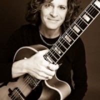 Michele Korb - Singing Guitarist in Oakland, California