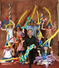 Pittsburgh Balloon Artist and Magician for Hire