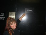 Soraya point to the secret door leading to the dressing room