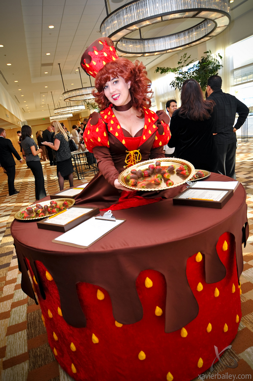 Strolling Tables