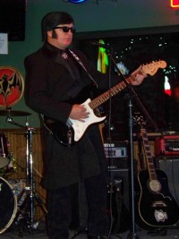 Tony D King as Roy O