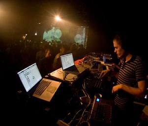 Loops_live_minimaal_kabaal