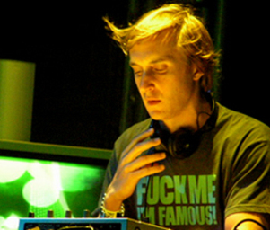 Mixingdj_davidguetta20060527t10_51_5407