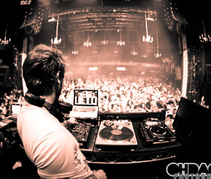 10-31-2011_avalon_la_-_oh_dag_yo_40_