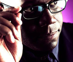 Carlcox_070222040005601_wideweb__300x374