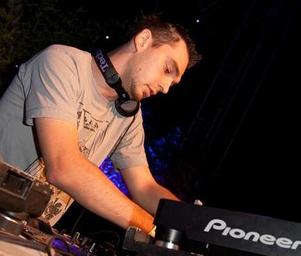 Crypsis_the_qontinent