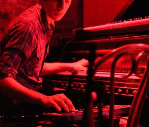 Jason_domnarski_jason_red_photo