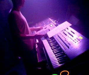 Bass_junkie_l_536633a57b903d181e458f3025b3
