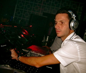 Dj_hoax_n612155441_3259773_1217