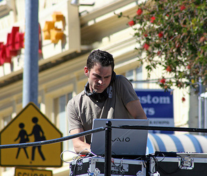 Dj_earworm_1549535124_68cbc09c8b