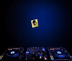 Fakiedj_1280x1024skullcandywallpaper45