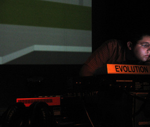 Cooler_live_at_newnew_festival