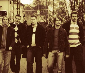 Chasing_shadows_bandfoto