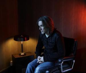 David_sylvian_manafondsphoto