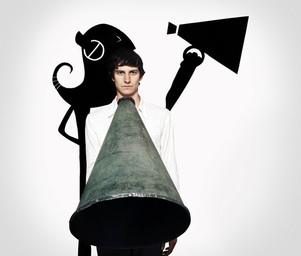 Gotye_wallywithpiperfacingfront