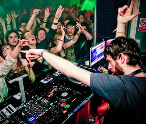 Lee_mortimer_filth_mint_leeds_14th_feb_200