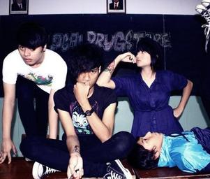 Local_drug_store_lds