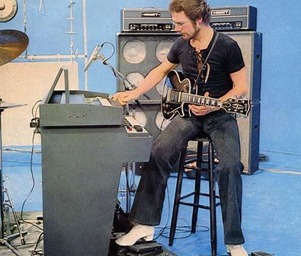 Robert_fripp_fripp13