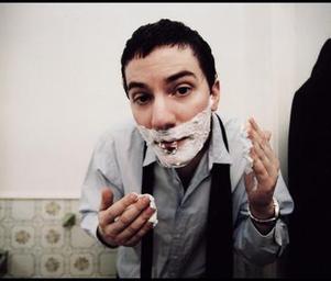 Sixtoo_shaving_2