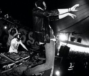 The_bloody_beetroots_warp