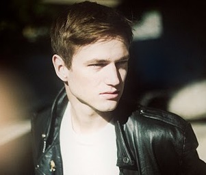 Adrian_lux_01
