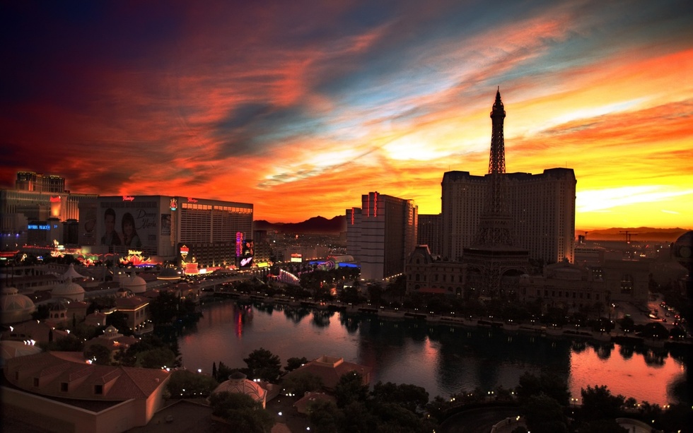 Strip-sunrise