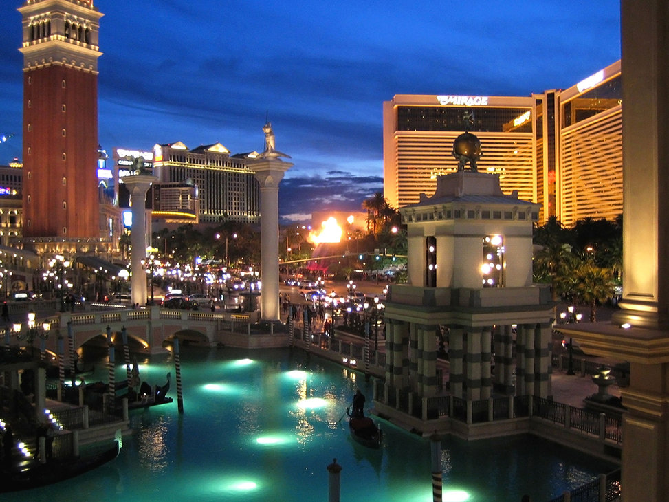 Las-vegas-strip-mirage-venetian