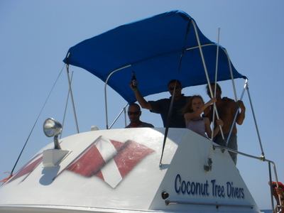 Fast Roatan Dive Boat