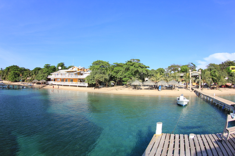 Half Moon Bay Beach Roatan