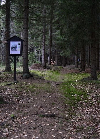 Naucne tabule v zahrade