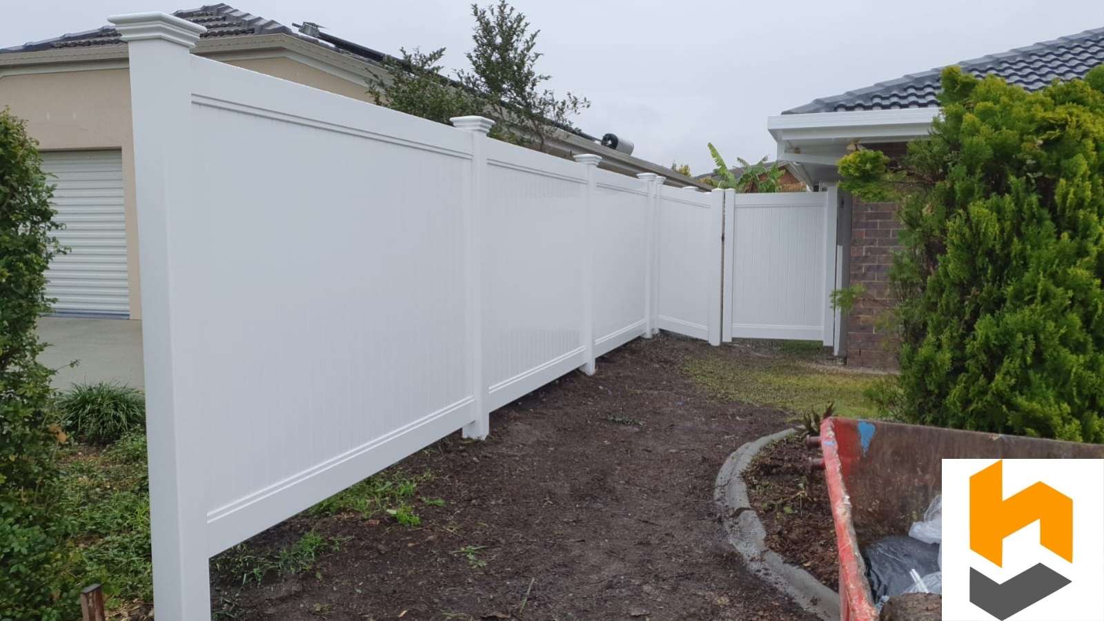 vinyl fence